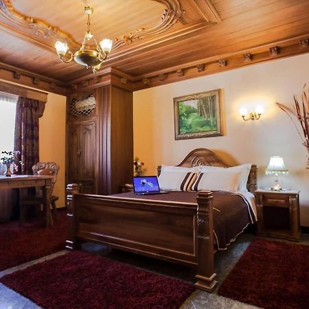 Brilant Antik Center Hotel Tiranë Ngoại thất bức ảnh