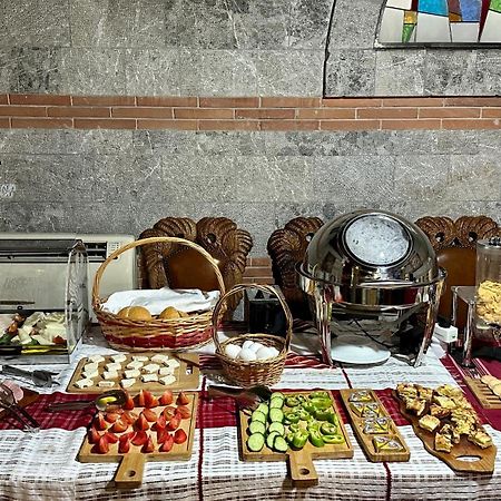 Brilant Antik Center Hotel Tiranë Ngoại thất bức ảnh