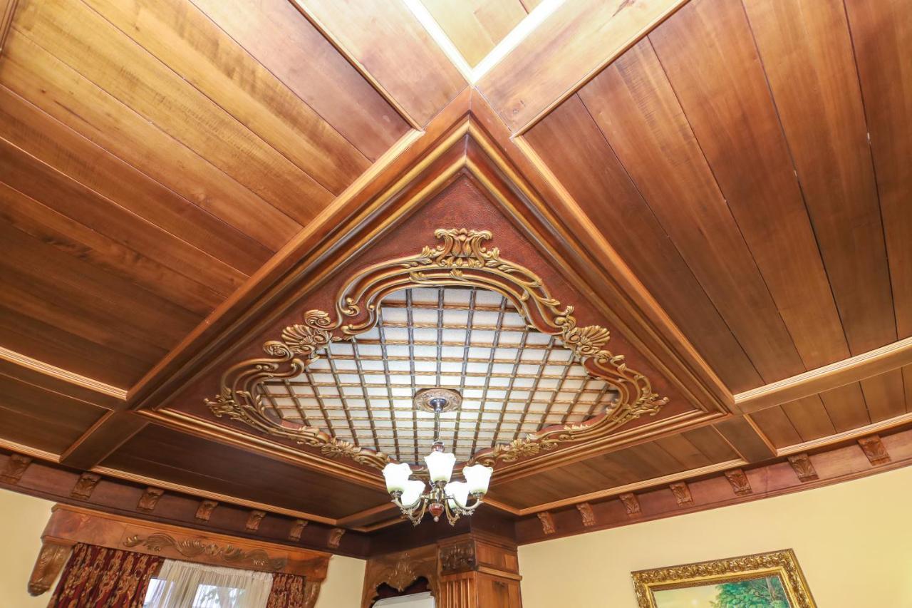 Brilant Antik Center Hotel Tiranë Ngoại thất bức ảnh