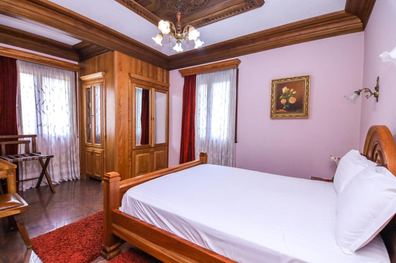 Brilant Antik Center Hotel Tiranë Ngoại thất bức ảnh