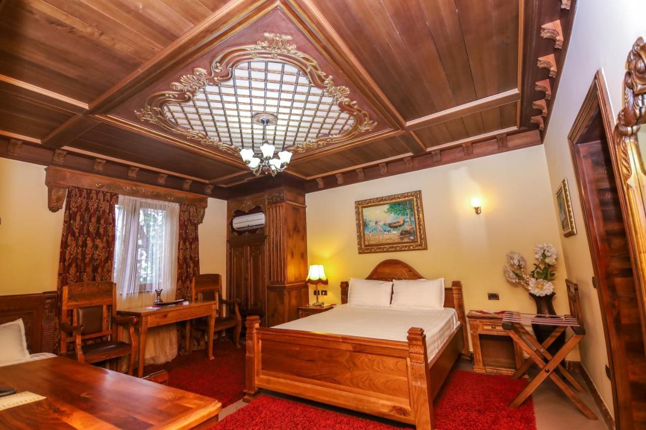 Brilant Antik Center Hotel Tiranë Ngoại thất bức ảnh