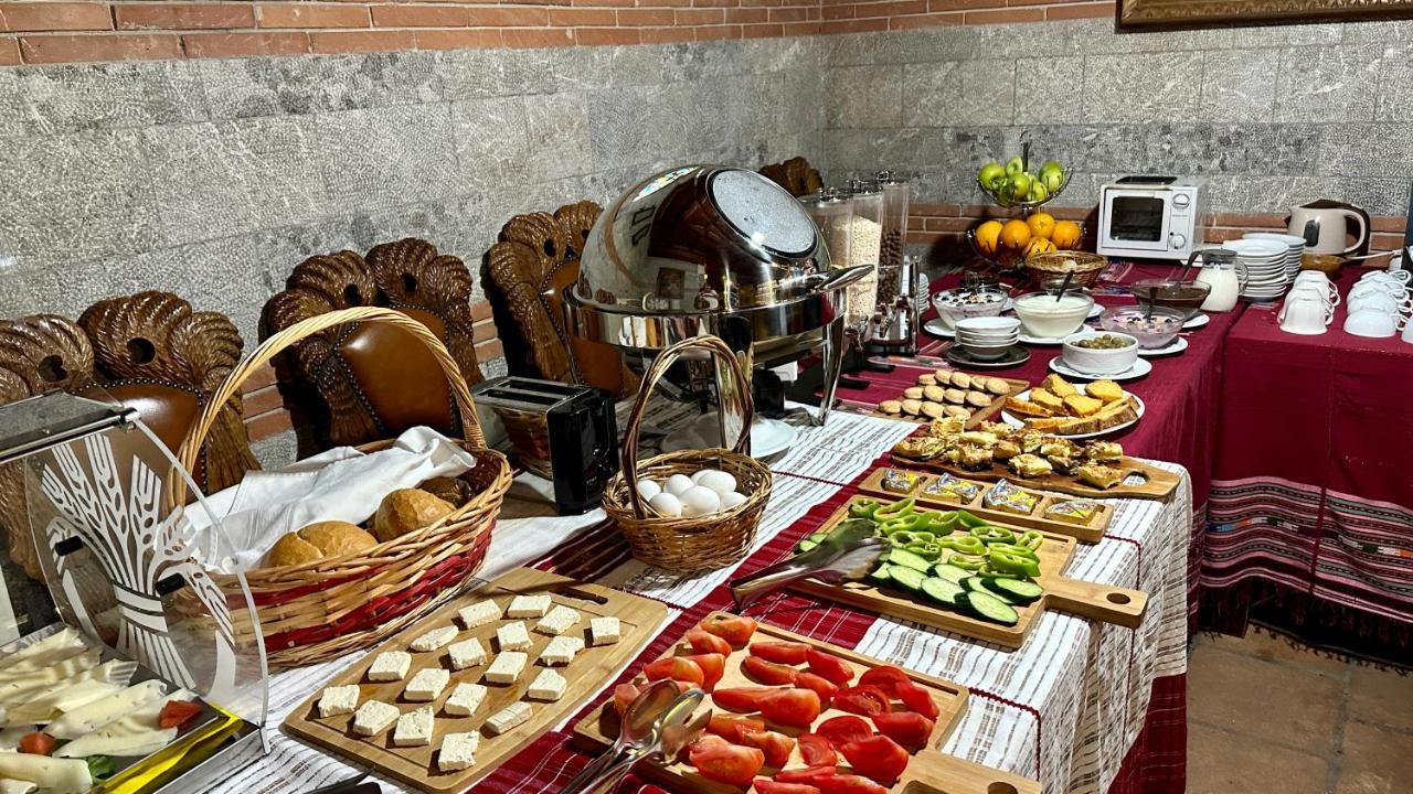 Brilant Antik Center Hotel Tiranë Ngoại thất bức ảnh